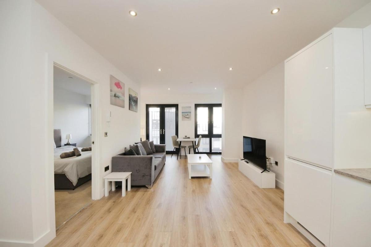 Modern Comfort 1 Bed Apartment Broadoaks, Sulihull سوليهال المظهر الخارجي الصورة